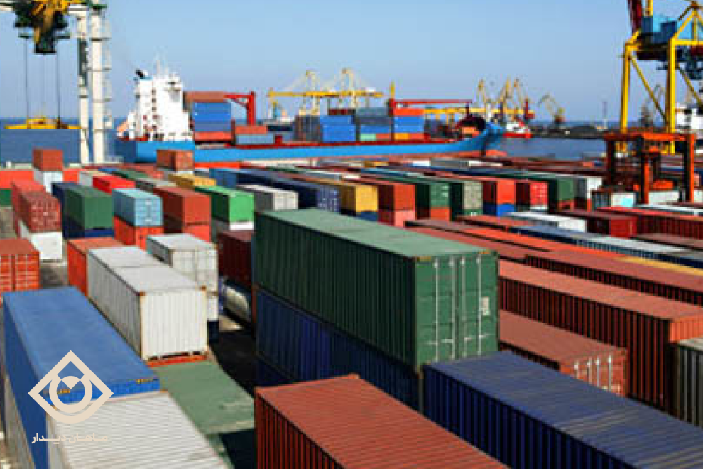 بررسی و تنظیم اسناد بازرگانی و گمرکی برای واردات و صادرات کالا
